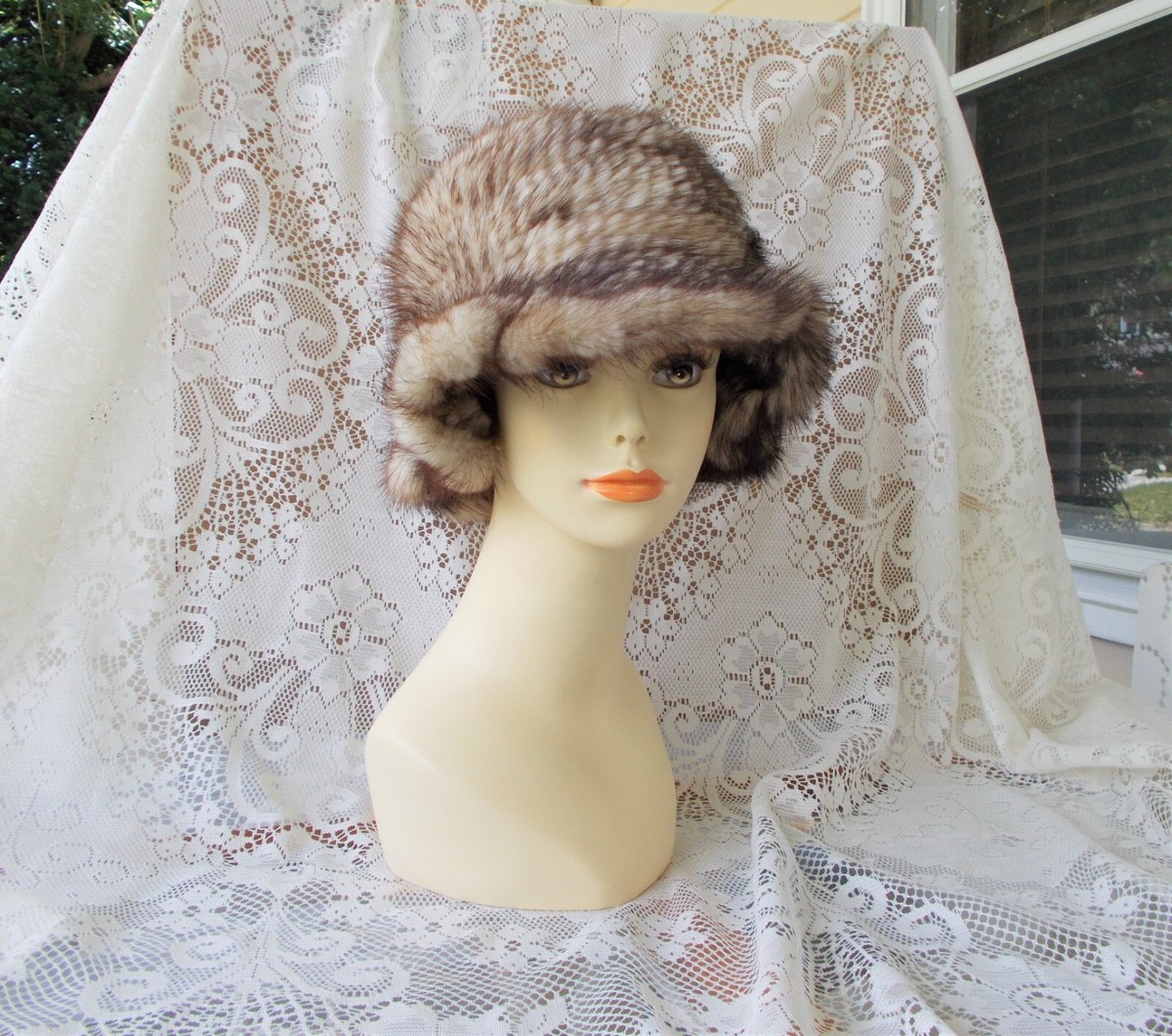 Knitted Floppy Mink Fur Hat W/Rose Cream/Brown Cross Mink  display picture 1