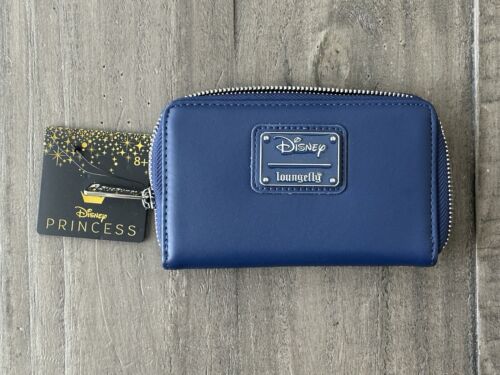 Loungefly Disney's Moana & Gramma Tala Stingray Small Zip Wallet - Size 6 x 3.5” - Picture 2 of 7