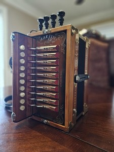 Cajun accordion Martin Brand accordion. In excellent condition key Bb made .of..