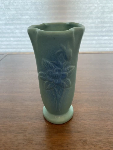 STUNNING VTG VAN BRIGGLE Ming Blue COLUMBINE Flower Pottery Vase 8.5"H SIGNED