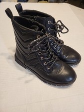 Magellan Outdoors Girls/ Youth Boots Size 3D Black Laceup And Zipper Closure