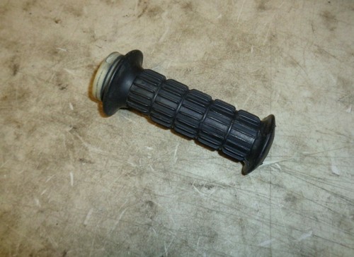 1972 KAWASAKI F7 175 THROTTLE TUBE WITH GRIP - Picture 4 of 7