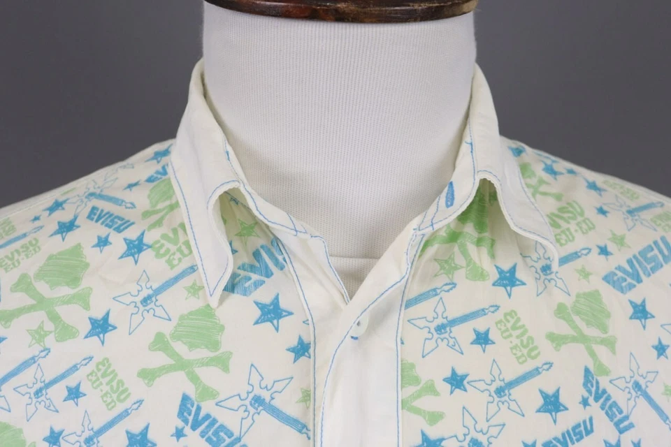 Camisa Evisu blanca sobreimpresa manga corta abotonada talla M Foto 4 de 4