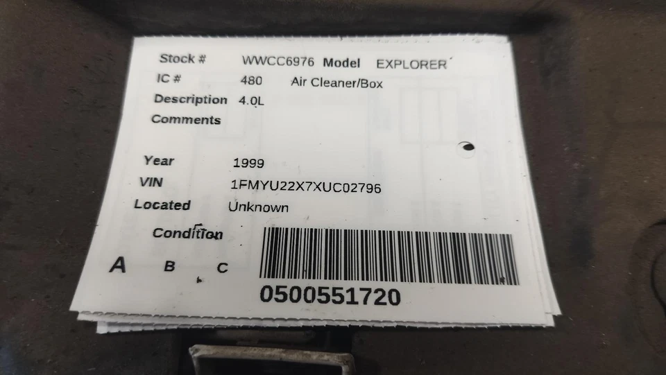 Conjunto de filtro de aire usado se adapta a: Ford Explorer 1999 4,0 grado A Foto 2 de 3