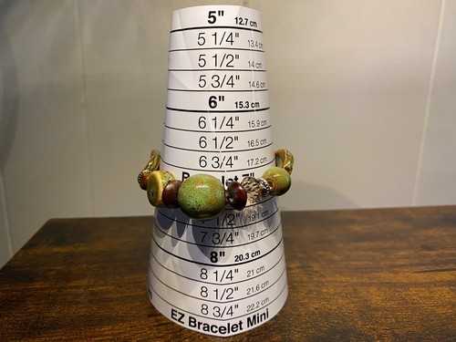 Earth tone beaded bracelet - Picture 10 of 13