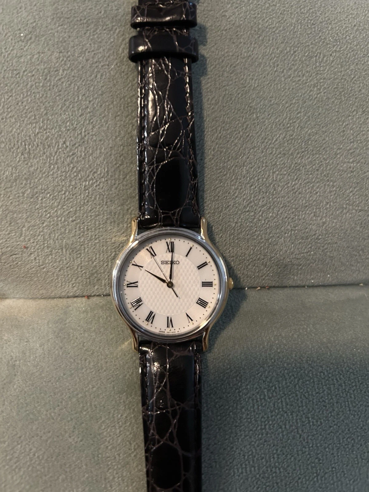 Vintage Seiko Quartz Watch 7N01-0BR0 Roman Numeral Dial Gold Tone Men’s Dress