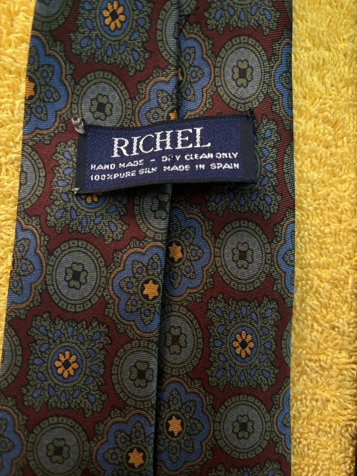 RICHEL 100% Silk Tie Burgundy w/ Fancy Print 3 7/8"W x 56"L Made in Spain EUC - Image 2 of 4