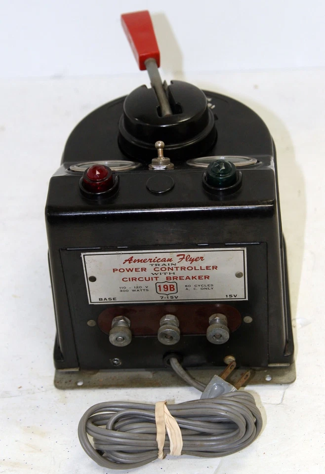 AMERICAN FLYER #19B 300 WATT TRANSFORMER, SERVICED, TESTED, NEW ROLLER - Image 2 of 2