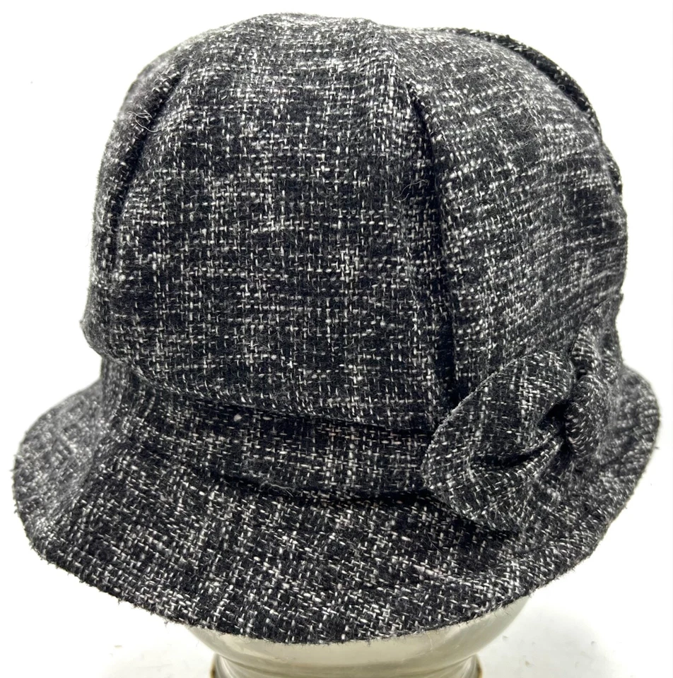 Sombrero floral para mujer ROSA COSQUILLAS Cloche Bucket OS. Tweed blanco negro Foto 2 de 4