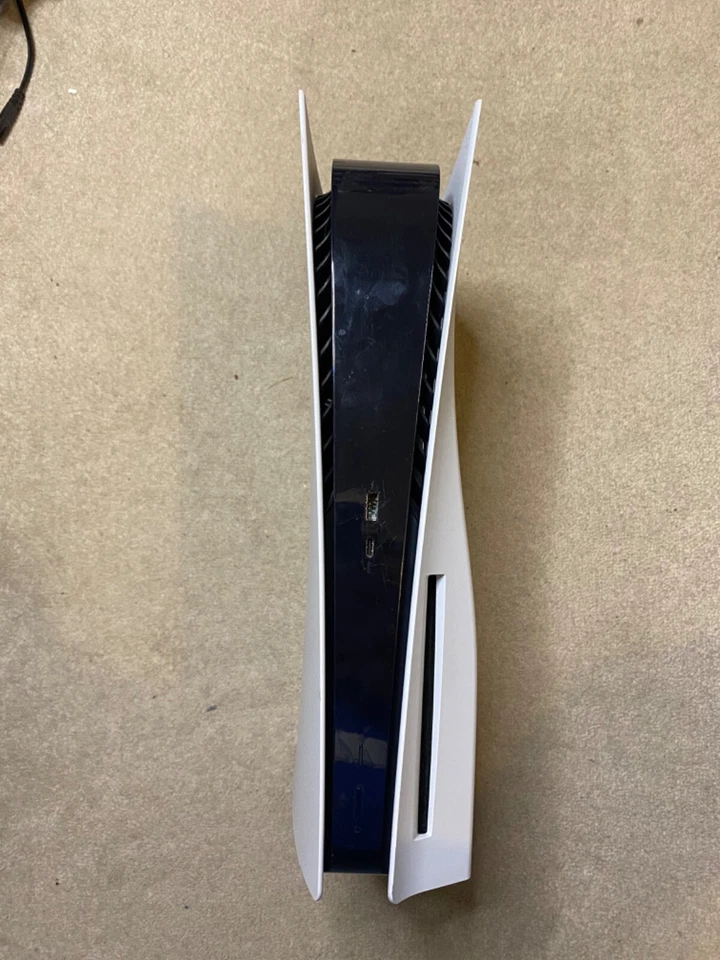 Sony PlayStation 5, photo 3 of 5