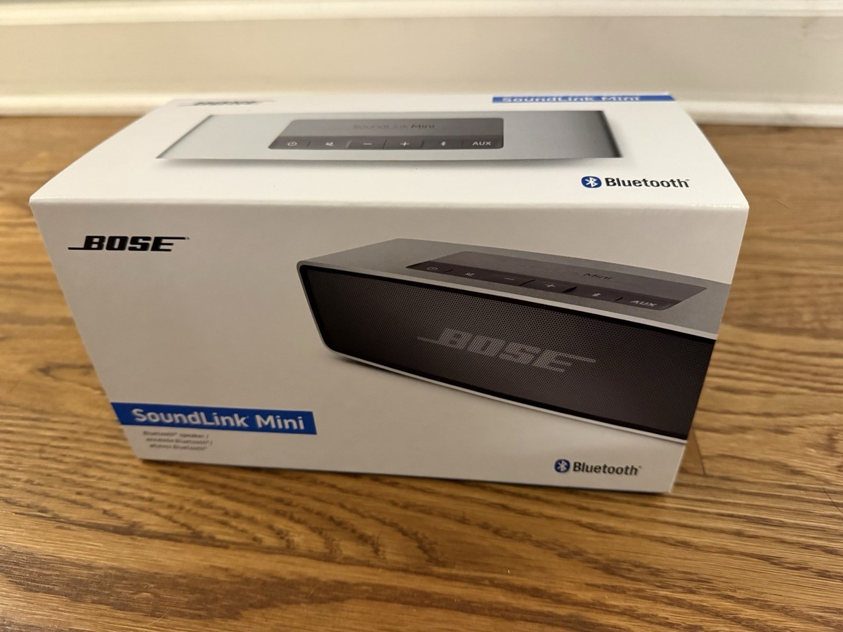 BOSE SoundLink Mini Bluetooth Speaker, Charging Cradle, remote