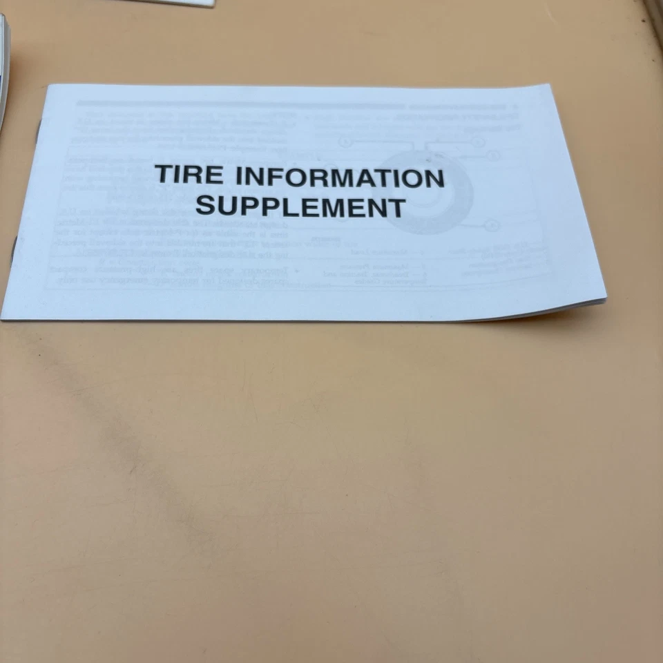 2011 Jeep Wrangler Proprietários Manual Proprietários Informações CD Estojo Incluído - Imagem 2 de 4