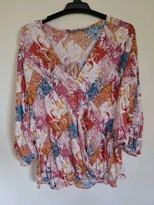New Comfortable Viscose Flora Relaxed Fit Shirt Top Size 12 Medium $4 EXPRESS