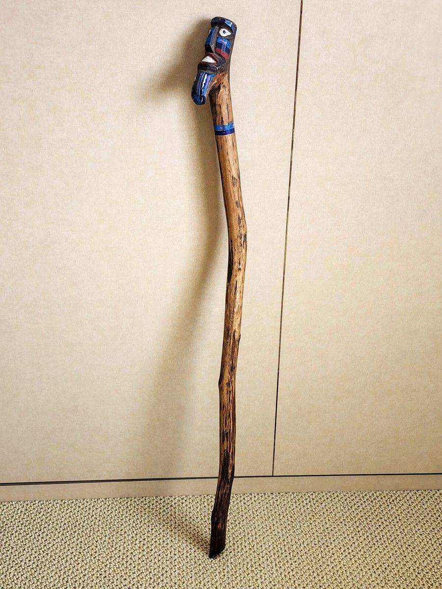 ウォーキンスティック Cedar Hand Carved Walking Stick 40