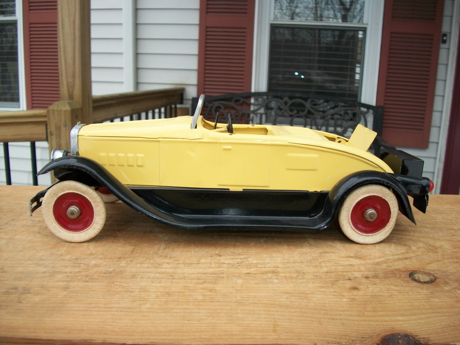 Picture 1 of 9