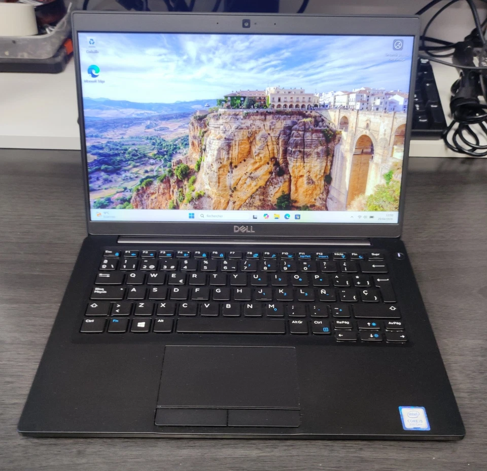 Dell Latitude 7390 · i5-8350U · 16GB · 256GB, photo 1 sur 5