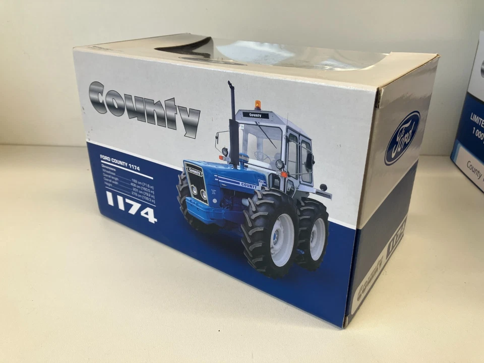 Universal hobbies 5271 Blue County 1174 model in 1/32 scale - Image 2 of 4