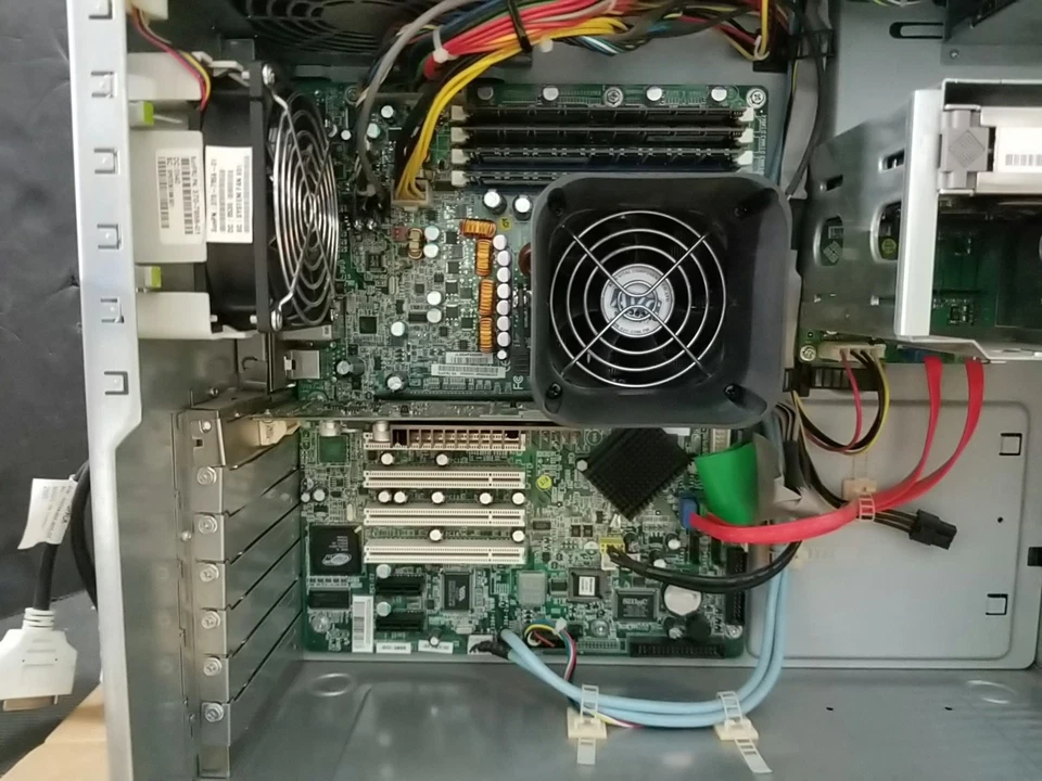 Sun Microsystems Ultra 20 AMD Opteron 148 2.2GHz, 2GB RAM, 80GB SATA HDD - Image 4 of 4