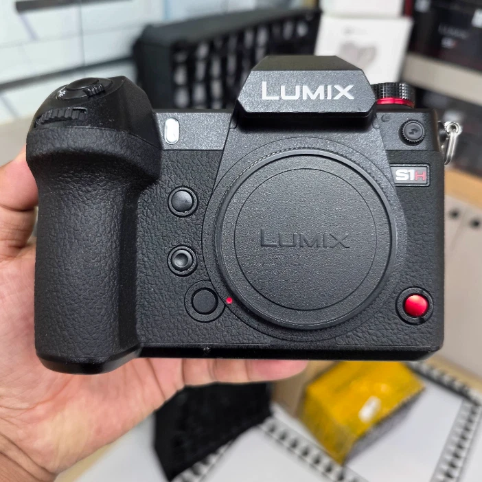 25+ Panasonic LUMIX S1 Digital Cameras for sale | Updated Oct 2026