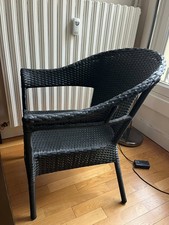 2 belles et grandes chaises, de couleur noir, en parfait état, marque Ikea