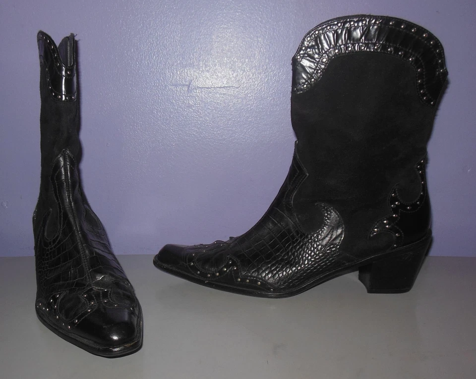 Botas occidentales Stuart Weitzman con tachuelas punta corta cuero gamuza tacón bloque 8,5 Foto 2 de 4