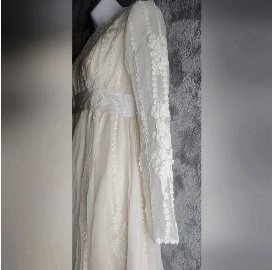 Vestido de novia vintage marfil Foto 3 de 4