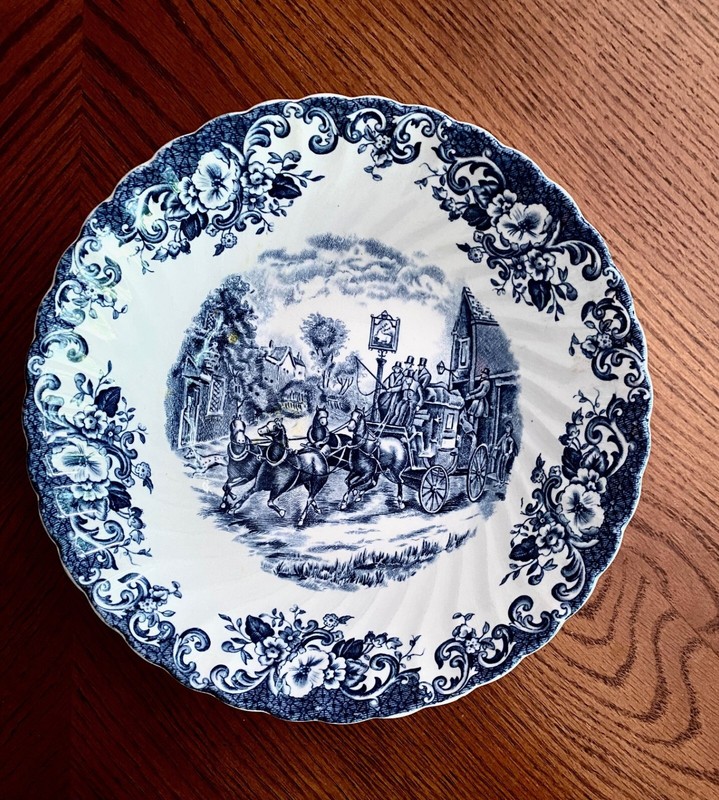 Johnson Brothers Coaching Scenes 8.25" X 2.75" Round Serving Bowl
