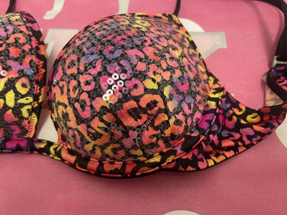 Sujetador push up rosa Victoria's Secret para mujer talla 34A adornado estampado animal Foto 2 de 4