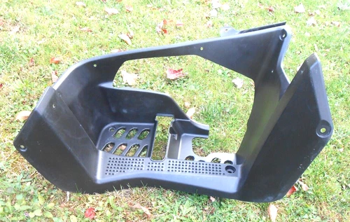 MUDGUARD, FOOTREST RH