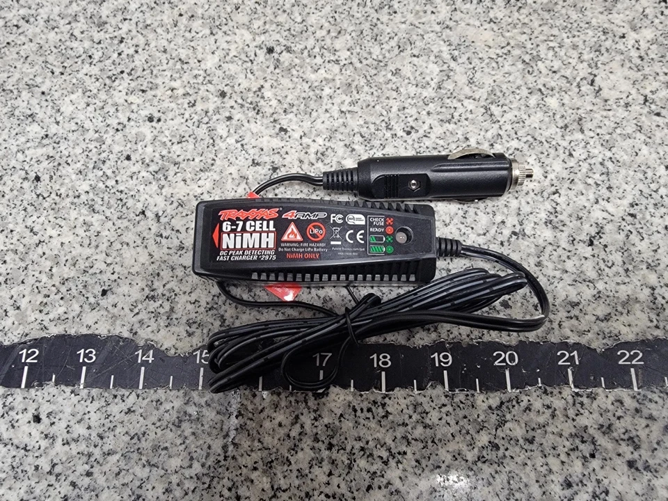 Barco de carreras Traxxas Blast 24" alto rendimiento RTR Foto 2 de 4