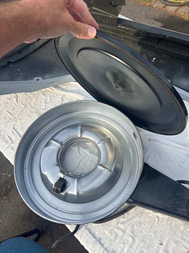 1972 1973 1974 Buick Riviera GS 455 4 bbl. Air Cleaner Housing Breather - Image 3 of 4