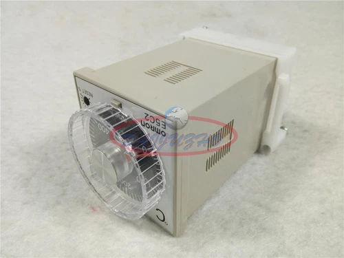 1x Omron Temperature Controller E5C2-R40K 200-240VAC New