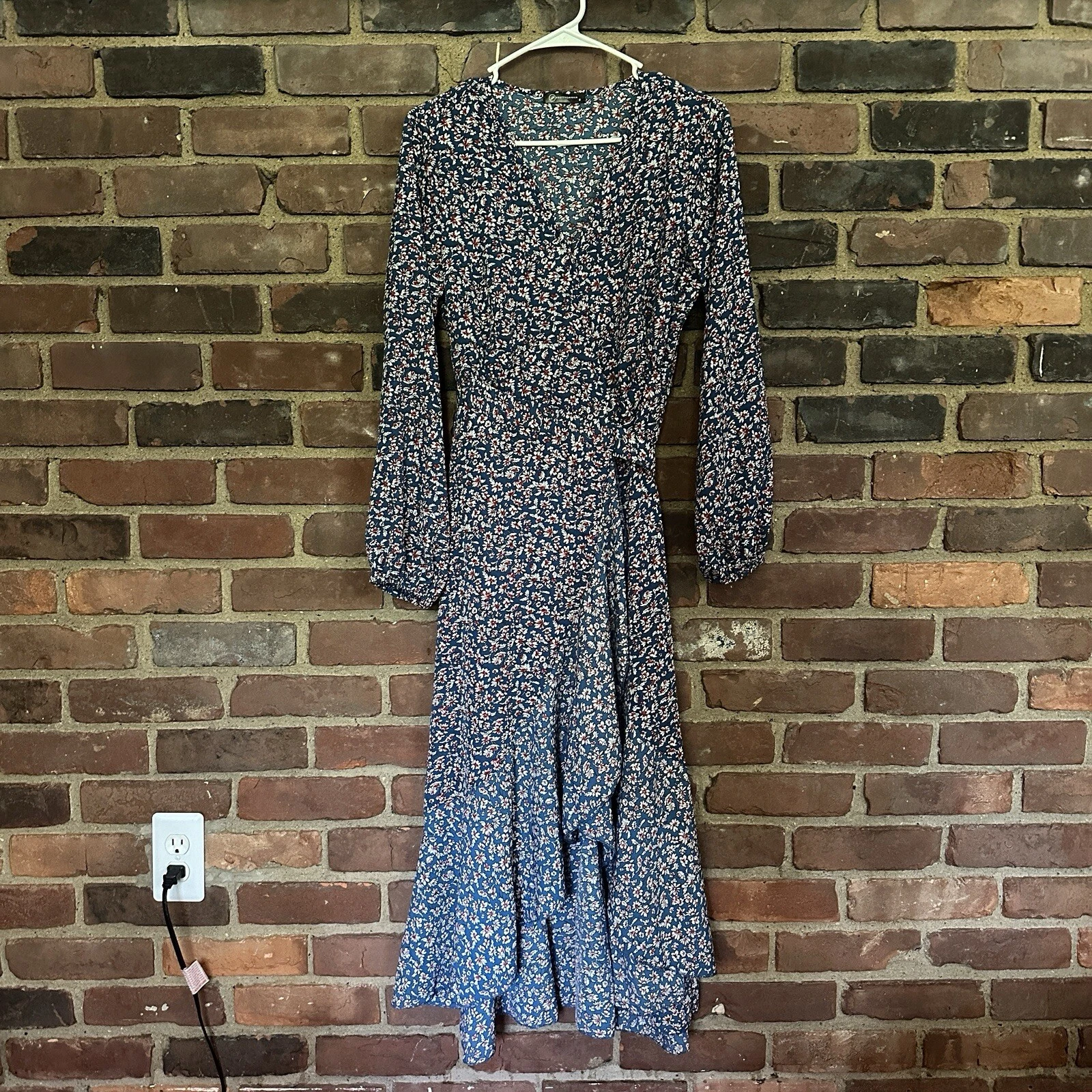 PRETTY GARDEN Robe à volants bleue à fleurs manches évêque   petite   pas cher plus