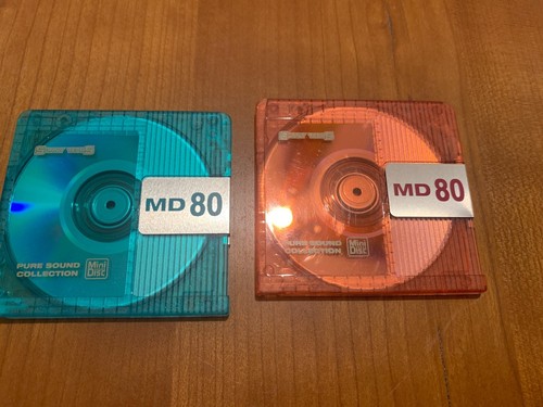 2 DAISO  Sure Wave. 80 Minute Color Collection MiniDiscs   Red and Green