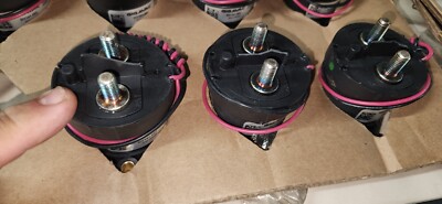 GIGAVAC GV141-002 SEALED CONTACTOR 12V 12VDC COIL  has DAMAGED PLASTIC DIVIDER