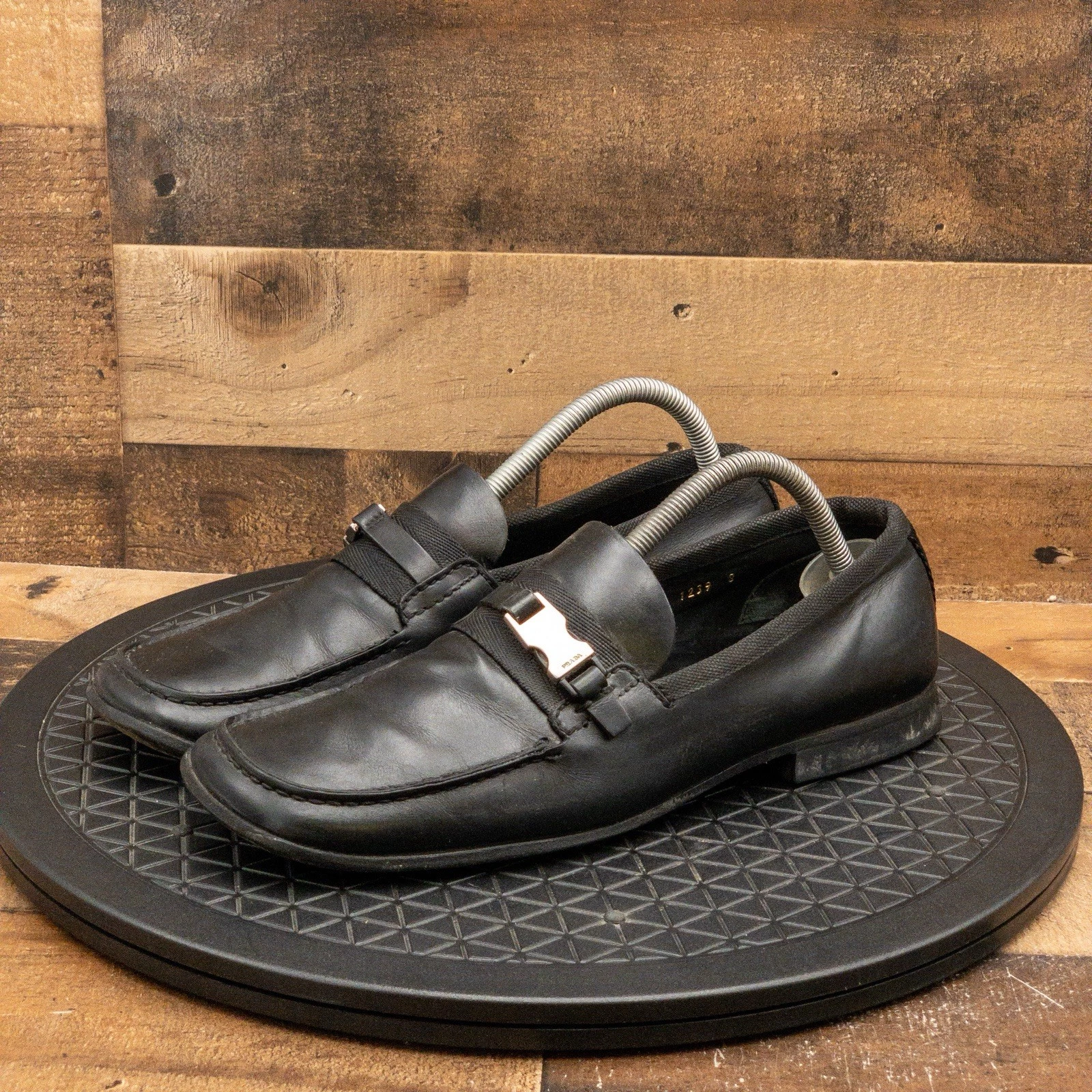 PRADA SPAZZOLATO ROIS BUCKLE LOAFERS Men’s CLASSIC BLACK LEATHER SIZE 8 US