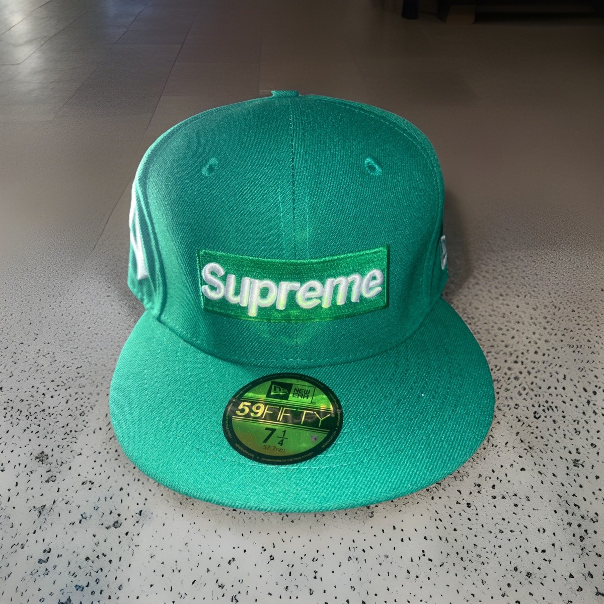 New Era 59Fifty Supreme New York Logo Fitted Hat Size 71/4 green