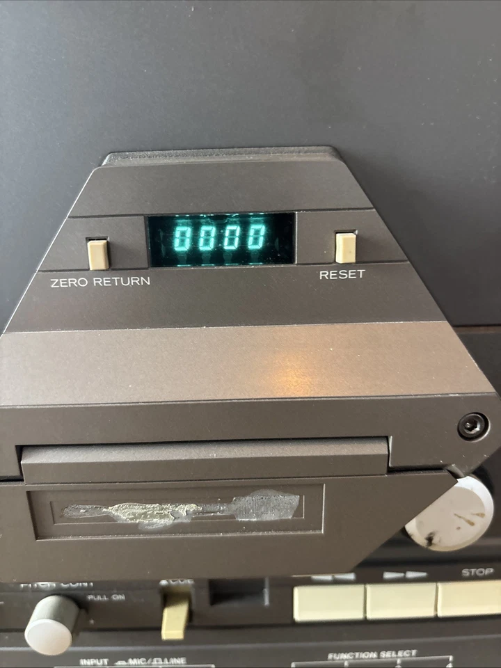 Carrete a carrete Tascam 34B rebobina y avanza necesita limpieza el juego se pega Foto 3 de 4