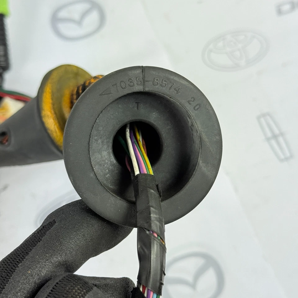 2011-2014 Toyota Sienna Front Right Door Wiring Harness OEM 82151-08090 - Image 4 of 4