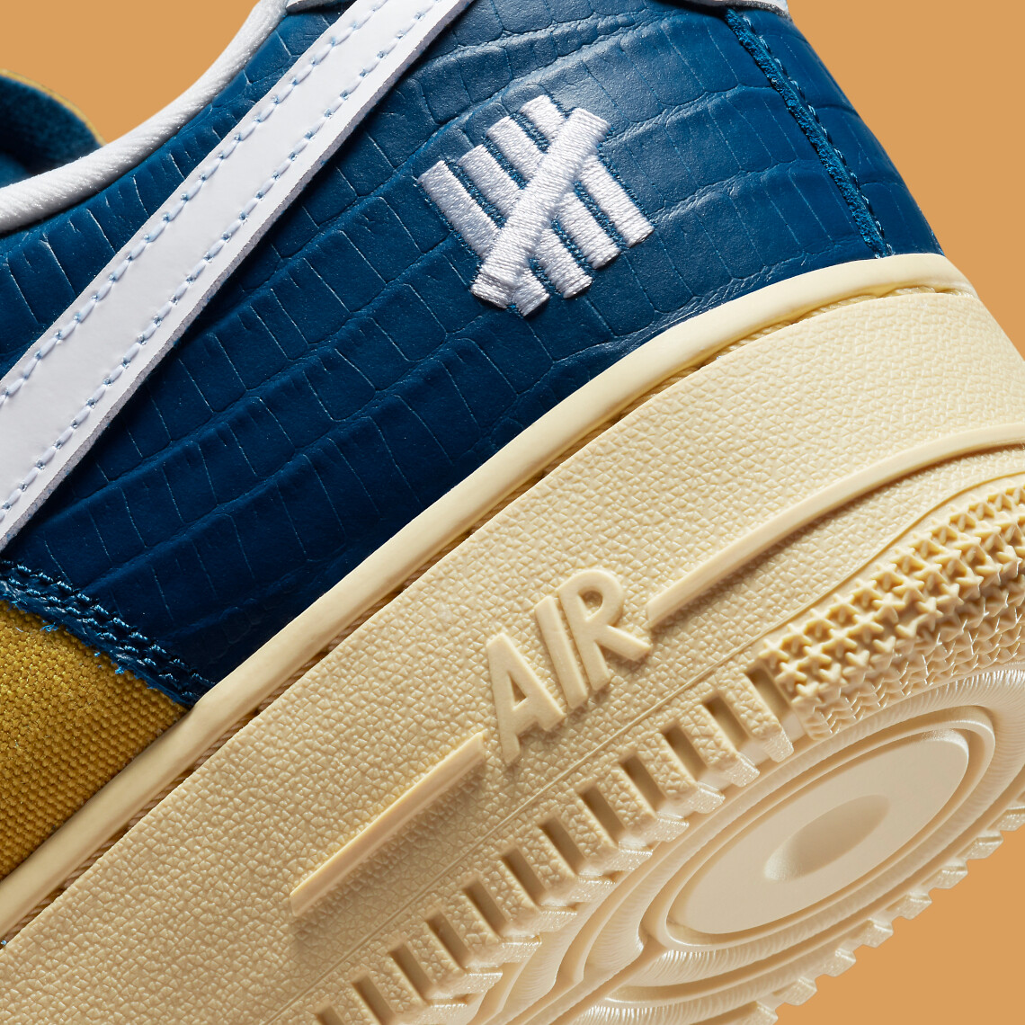 Size 11 - Nike Undefeated x Air Force 1 SP Low Dunk vs AF1