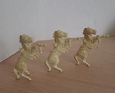 Plastic Toy Horses Rearing Cream Western set of 3 3in from 50s 60s Marx playsets