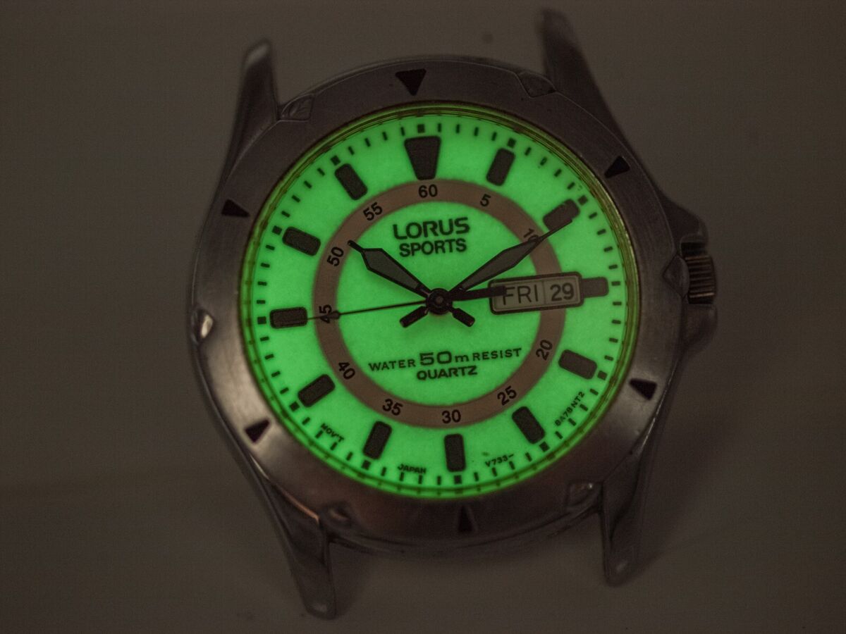 Vtg - Lorus By Seiko V733-8A10 Mens Quartz Day Date 37mm Vtg - Lorus By Seiko V733-8A10 Mens Quartz Day Date 37mm