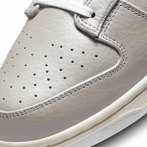 Nike Dunk Low SE Metallic Silver/White-Metallic Silver Nike Dunk Low SE Metallic Silver/White-Metallic Silver