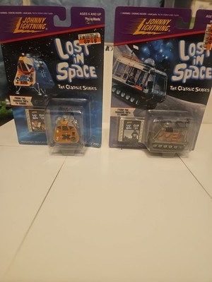 Johnny Lightning Lost in Space The Classic Series Space Pod & The Chariot 1998