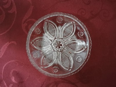 Antik 20er Dessert Teller Blüte ähnlich Walther Neptun Glasteller Pressglas