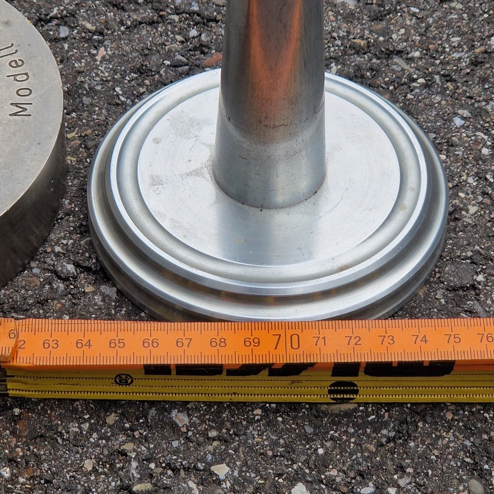 Stuttgarter Fernsehturm. Zur Wahl.Metall - Bild 2 von 3