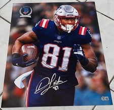 Jonnu Smith Signed Autograph 16x20 Photo New England Patriots Beckett Witness N3