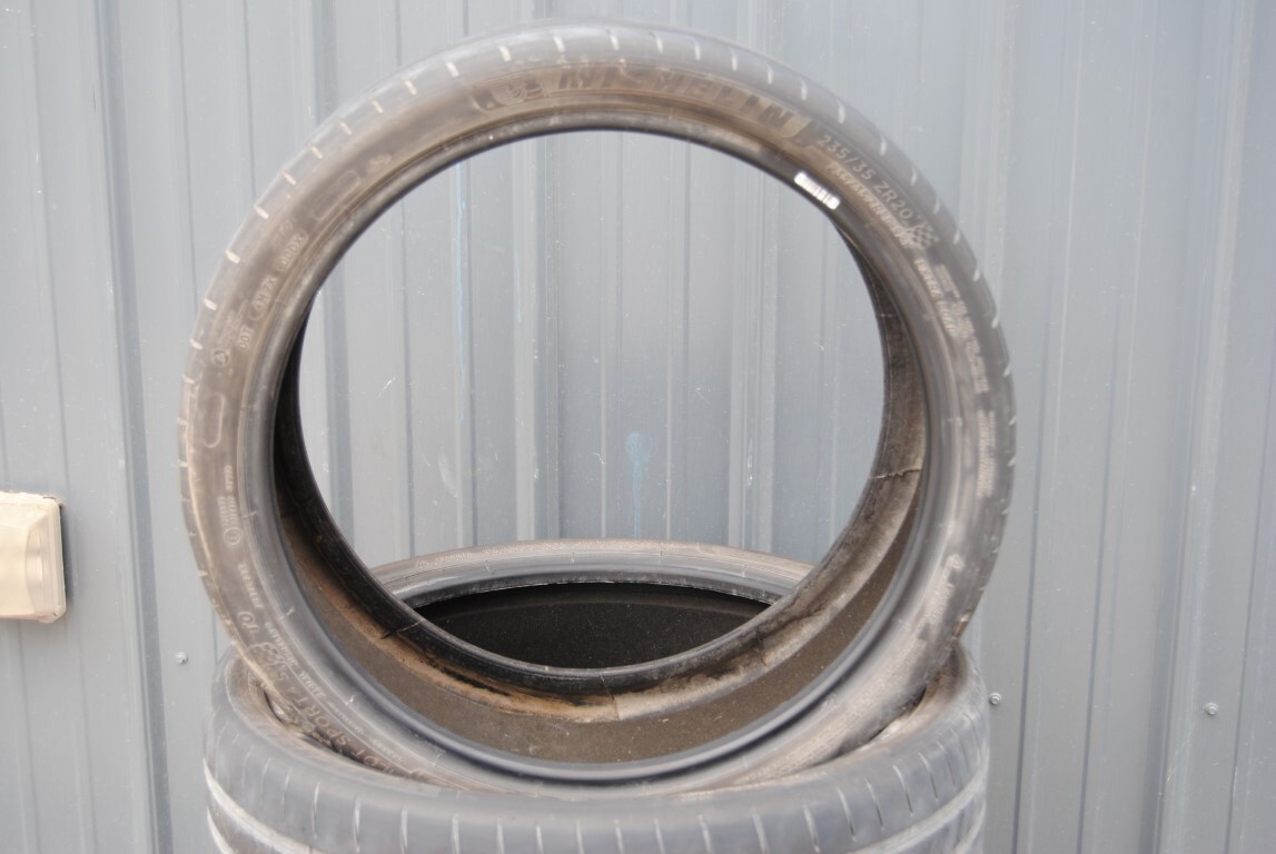 19-21 Tesla Model 3 Performance Tire 235/35ZR20 Michelin Pilot