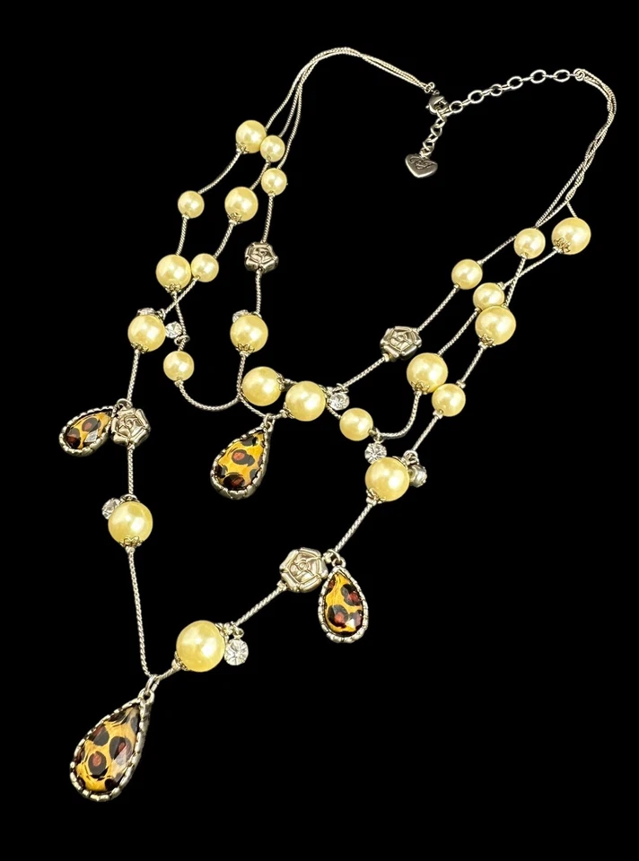 BETSEY JOHNSON Necklace Pearl Rhinestone Three Strand Gold Tone Chain Adjustable - Image 3 of 4