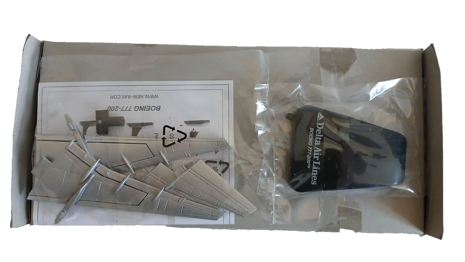 BOEING 777-200 DELTA AIRLINES NEW RAY SCALA 1/200 - Immagine 3 di 3